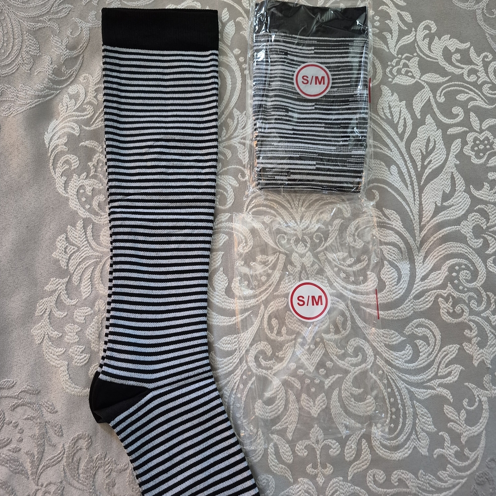 Striped Black & White Women's Compression Knee-High Socks - Packable S/M